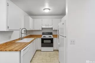 Photo #2: 230009949 Listing