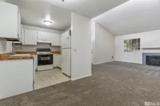 Photo #3: 230009949 Listing