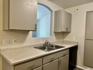 Photo #4: 230010494 Listing