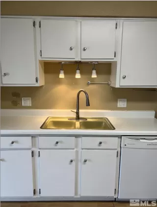 Photo #5: 230010625 Listing