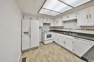 Photo #6: 230011215 Listing