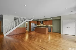 Photo #4: 230012218 Listing 