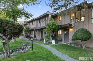 Photo #4: 230012347 Listing