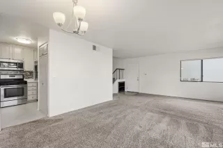 Photo #4: 230012397 Listing 