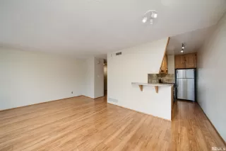 Photo #4: 230012412 Listing 