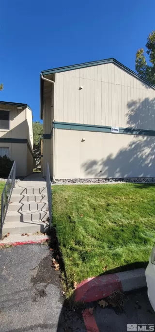 Photo #4: 230012460 Listing