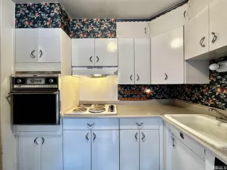 Photo #5: 230012583 Listing