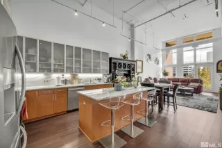 Photo #5: 230012585 Listing