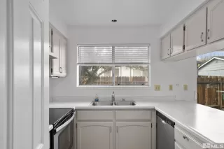 Photo #4: 230012616 Listing