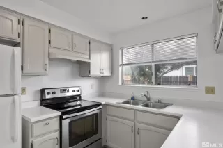 Photo #5: 230012616 Listing