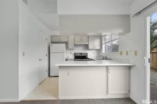 Photo #6: 230012616 Listing