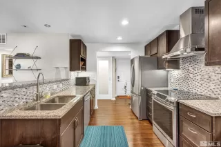 Photo #6: 230012632 Listing