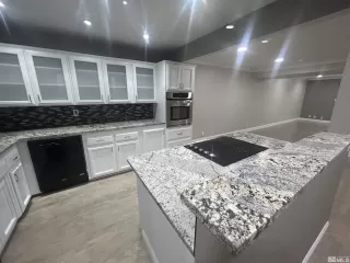 Photo #5: 230012955 Listing