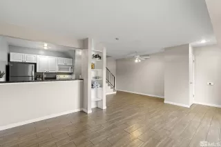 Photo #4: 230013043 Listing 