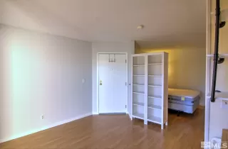 Photo #5: 230013125 Listing