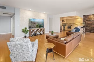 Photo #4: 230013218 Listing