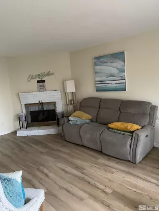 Photo #6: 230013522 Listing 