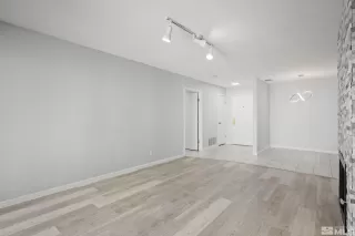 Photo #6: 230013537 Listing 