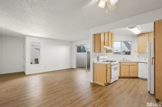 Photo #5: 230013591 Listing 