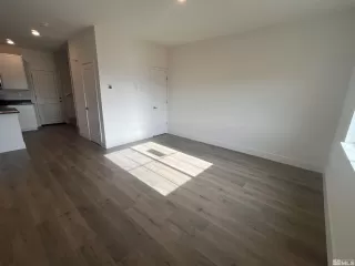 Photo #2: 230013909 Listing