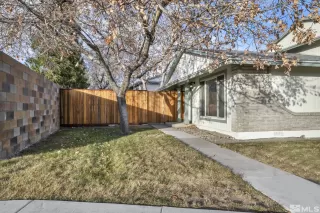 Photo #3: 230013926 Listing