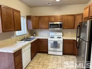 Photo #2: 230014136 Listing 