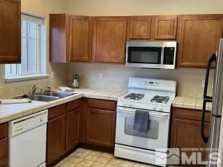 Photo #3: 230014136 Listing 