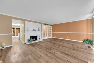 Photo #5: 230014139 Listing