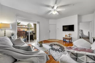 Photo #4: 230014154 Listing