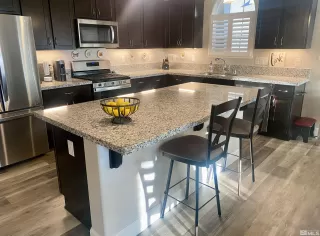 Photo #4: 230014155 Listing