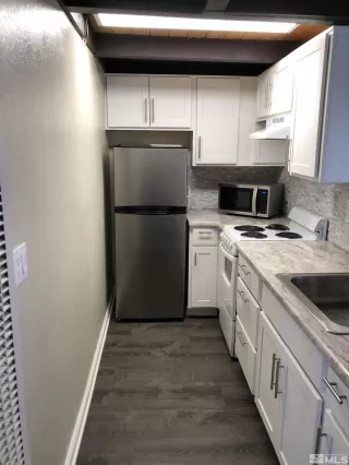 Photo #5: 240000004 Listing