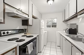 Photo #4: 240000041 Listing