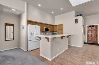 Photo #6: 240000136 Listing