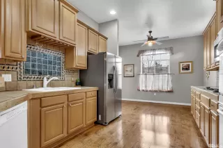 Photo #5: 240000304 Listing