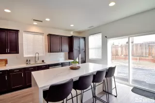 Photo #2: 240000427 Listing 