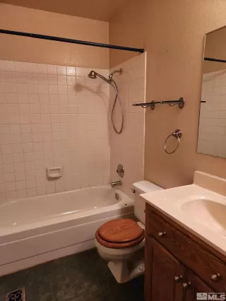 Photo #6: 240000498 Listing