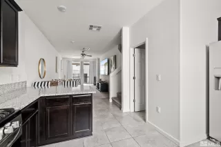 Photo #3: 240000572 Listing