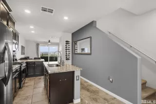 Photo #5: 240000638 Listing