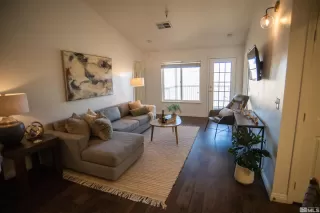 Photo #5: 240000732 Listing