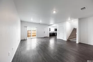 Photo #4: 240000769 Listing 