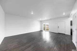 Photo #5: 240000769 Listing 