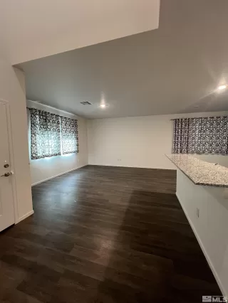 Photo #2: 240000852 Listing 