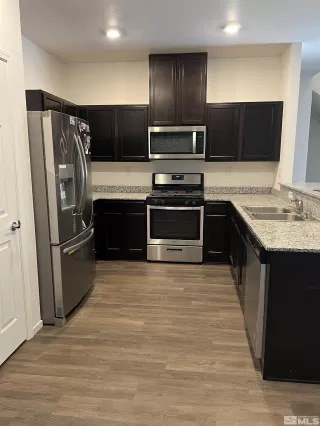 Photo #3: 240000852 Listing 