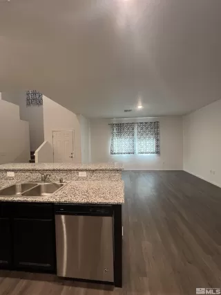 Photo #5: 240000852 Listing 