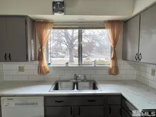 Photo #6: 240000930 Listing