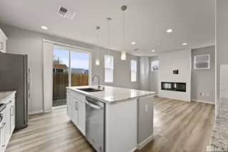 Photo #4: 240000932 Listing 