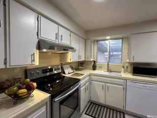 Photo #4: 240001071 Listing