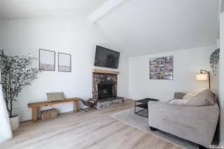 Photo #4: 240001102 Listing 