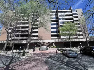 Photo #2: 240001158 Listing