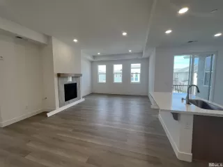 Photo #2: 240001185 Listing 